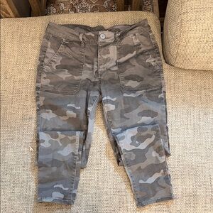 Seven7 Women's Skinny Jeans in Camouflage Gray